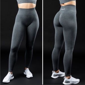 Alphalete Amplify Leggings in Titanium size Small
